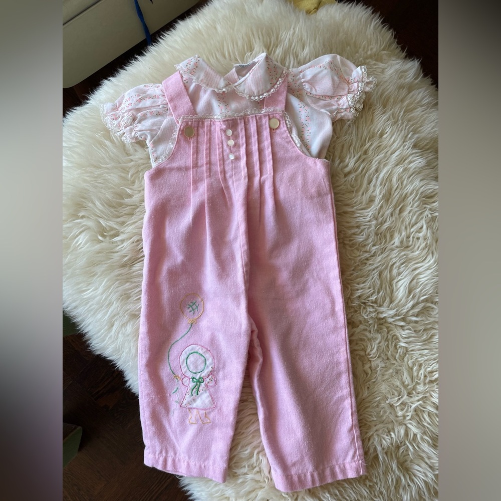 Vintage 80s two piece set Peter Pan collar floral top and pink overalls